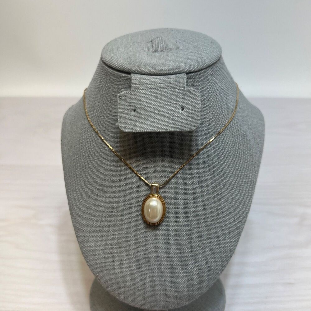 avon gold‎ tone with faux pearl necklace 16 inch chain